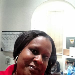 Meet your Posher, Adrianne